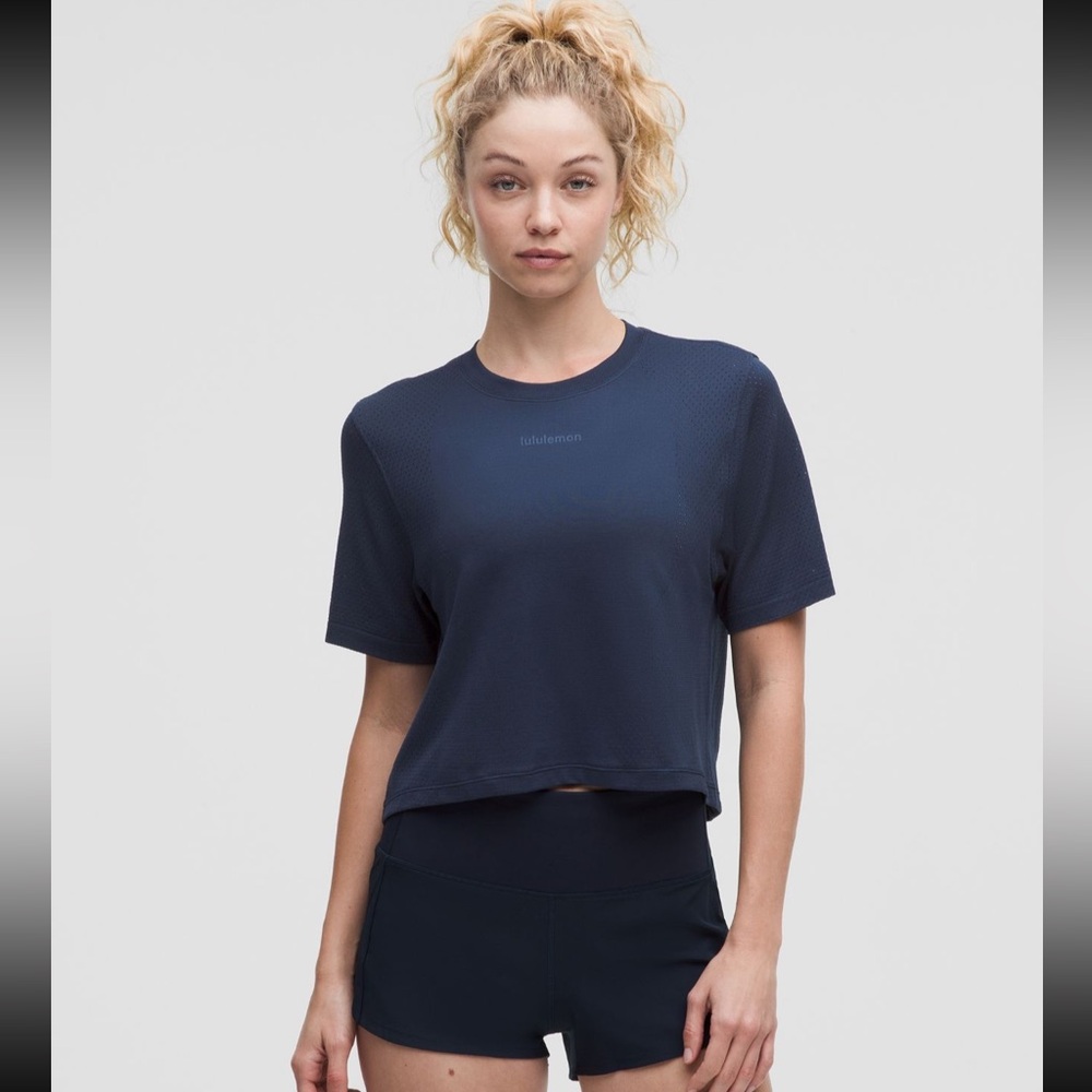 Lululemon Athletica Swiftly High Low Cropped Short Sleeve Navy Blue Shirt